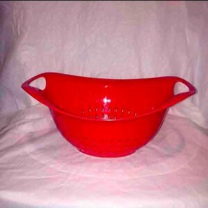 Plastic Food Colander with Handles (Red)